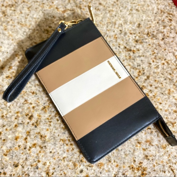 💕Michael Kors signature logo wallet clutch - Picture 2 of 11